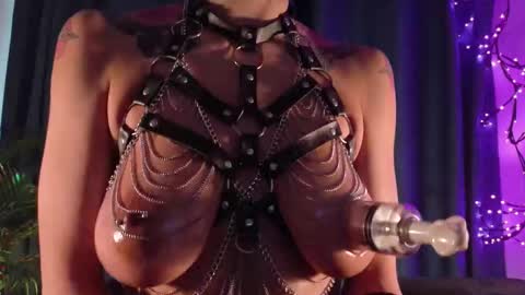 grayce blossoms24 online show from January 13, 2026, 10:26 pm