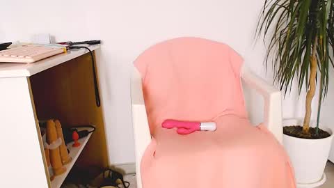 Snapshot of greek_style77 chatting on February 7, 2025, 9:16 am Alex and Ella online show from February 7, 2025, 9:16 am