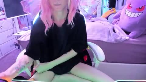 GreenEyedLovexo online show from April 8, 2026, 3:12 pm