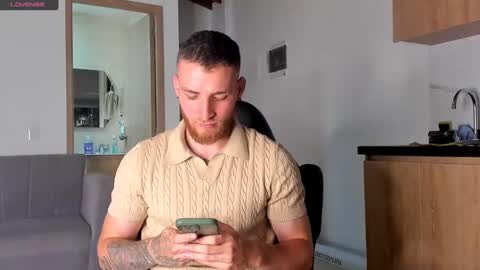 Snapshot of greeneyes_col chatting on February 3, 2025, 12:36 am Juan online show from February 3, 2025, 12:36 am