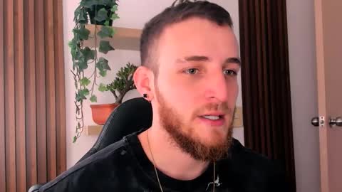 Snapshot of greeneyes_col chatting on November 28, 2025, 6:54 pm Juan online show from November 28, 2025, 6:54 pm