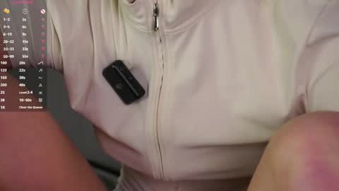 Kelly online show from April 25, 2026, 3:20 pm