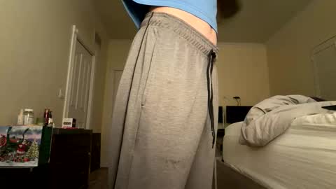 Snapshot of greensweaterboy chatting on March 27, 2026, 6:30 am greensweaterboy online show from March 27, 2026, 6:30 am