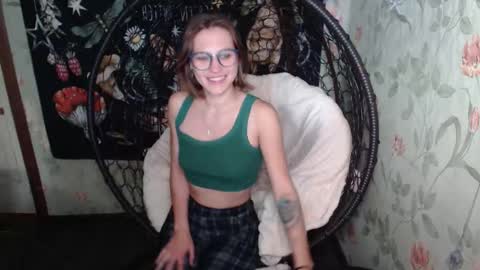 Snapshot of greenwitch9 chatting on September 14, 2025, 11:53 am Lina online show from September 14, 2025, 11:53 am