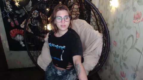 Snapshot of greenwitch9 chatting on September 26, 2025, 10:08 am Lina online show from September 26, 2025, 10:08 am