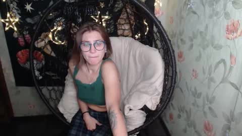 Snapshot of greenwitch9 chatting on September 27, 2025, 5:18 pm Lina online show from September 27, 2025, 5:18 pm