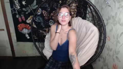 Snapshot of greenwitch9 chatting on October 1, 2025, 11:38 am Lina online show from October 1, 2025, 11:38 am