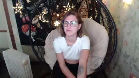 Snapshot of greenwitch9 chatting on October 14, 2025, 9:54 am Lina online show from October 14, 2025, 9:54 am