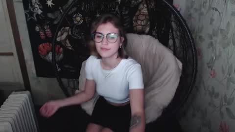 Snapshot of greenwitch9 chatting on October 21, 2025, 9:43 am Lina online show from October 21, 2025, 9:43 am