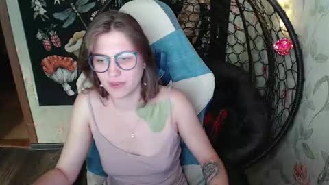 Snapshot of greenwitch9 chatting on June 24, 2026, 8:46 am Lina online show from June 24, 2026, 8:46 am