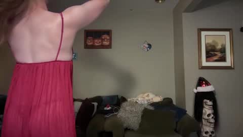 Snapshot of greenxxxqueen chatting on December 10, 2024, 5:17 am SexQueen Nikki online show from December 10, 2024, 5:17 am