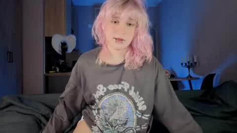 Greg-independent model online show from April 14, 2026, 9:21 pm