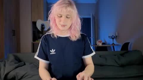 Greg-independent model online show from April 16, 2026, 9:39 pm