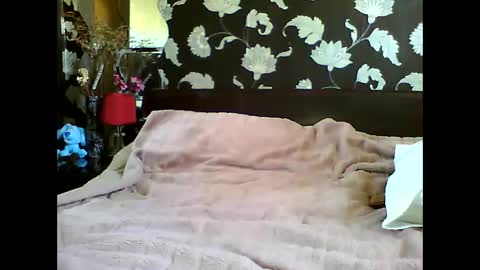 gregwest200519493 online show from April 24, 2026, 7:55 am