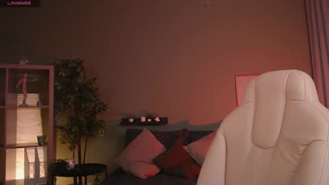 Snapshot of gretchen_mol chatting on September 13, 2025, 12:38 pm gretchen_mol online show from September 13, 2025, 12:38 pm