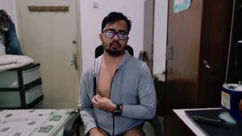 Snapshot of greybondage93 chatting on February 24, 2026, 3:32 pm Grey Hardy Slave online show from February 24, 2026, 3:32 pm