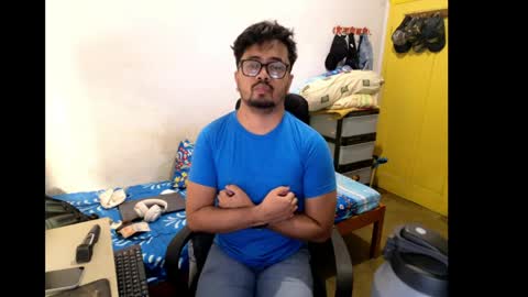 Snapshot of greybondage93 chatting on April 13, 2026, 5:07 pm Grey Hardy Slave online show from April 13, 2026, 5:07 pm