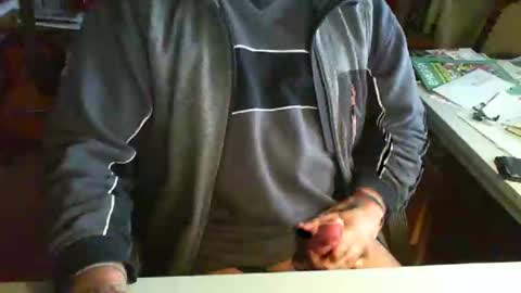 greyhounddog online show from December 12, 2024, 9:19 am