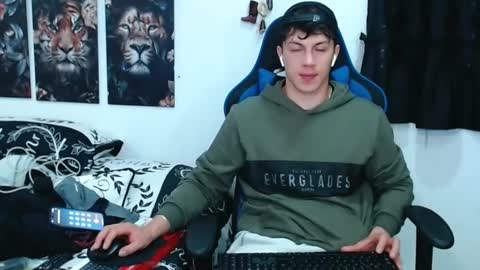 griego01 online show from March 6, 2025, 7:10 pm