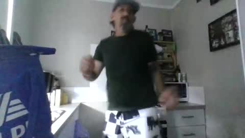 Snapshot of grimo333 chatting on January 18, 2025, 12:35 am grimos horny online show from January 18, 2025, 12:35 am