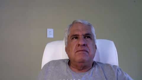 grisa01 online show from February 2, 2025, 5:04 pm