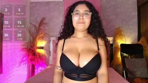 Snapshot of griselle_rousse chatting on May 22, 2026, 8:14 pm online show from May 22, 2026, 8:14 pm