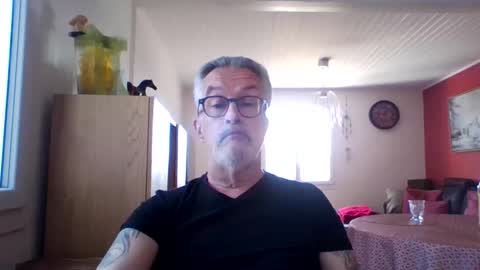 Snapshot of grybear60 chatting on March 31, 2026, 10:48 am Grybear online show from March 31, 2026, 10:48 am