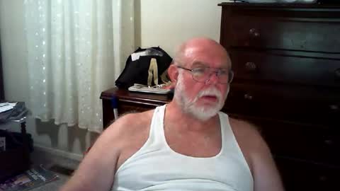 Snapshot of gtnolder60 chatting on April 18, 2026, 12:58 am Gary online show from April 18, 2026, 12:58 am