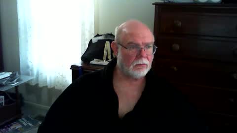 Snapshot of gtnolder60 chatting on April 18, 2026, 1:04 pm Gary online show from April 18, 2026, 1:04 pm