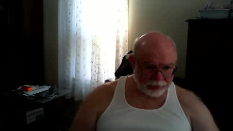 Snapshot of gtnolder60 chatting on May 1, 2026, 1:37 pm Gary online show from May 1, 2026, 1:37 pm