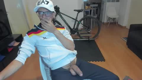 Snapshot of guachin_new chatting on September 14, 2025, 6:29 pm guachin_new online show from September 14, 2025, 6:29 pm