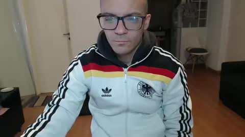 Snapshot of guachin_new chatting on May 10, 2026, 6:35 pm guachin_new online show from May 10, 2026, 6:35 pm