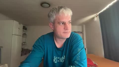 guardiannif_ online show from February 8, 2026, 2:42 pm