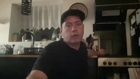 Snapshot of guil0 chatting on March 26, 2026, 7:58 am guil0 online show from March 26, 2026, 7:58 am