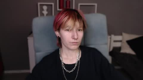 guitarandangell online show from April 14, 2026, 9:37 am