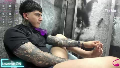 Snapshot of gury_tattoo chatting on June 2, 2026, 7:16 pm Gury online show from June 2, 2026, 7:16 pm