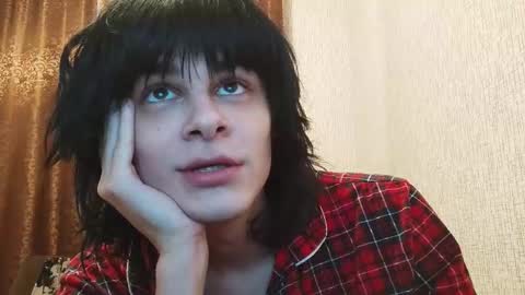 gushill_ online show from November 25, 2025, 12:43 am