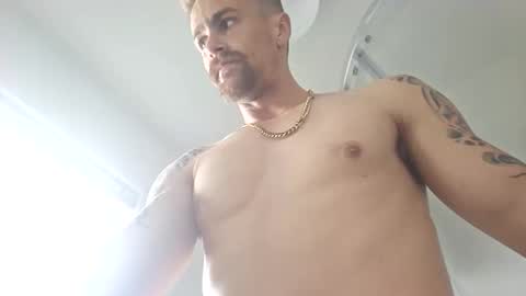 Snapshot of gusmuss chatting on February 4, 2026, 10:04 pm Jamie online show from February 4, 2026, 10:04 pm