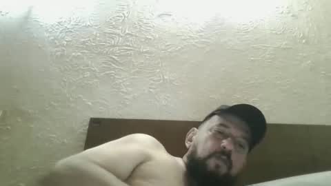 gustavo1350 online show from December 14, 2025, 2:39 am