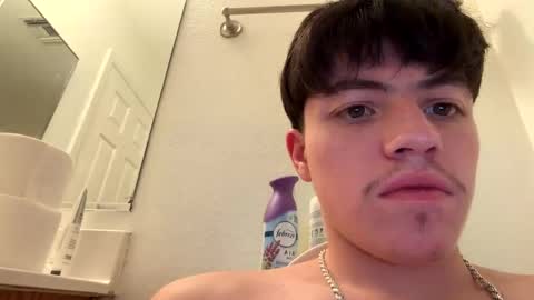 Snapshot of gustavog79 chatting on October 5, 2025, 10:02 am gustavog79 online show from October 5, 2025, 10:02 am