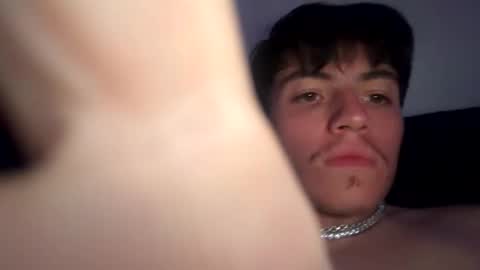 Snapshot of gustavog79 chatting on April 15, 2026, 7:04 am gustavog79 online show from April 15, 2026, 7:04 am