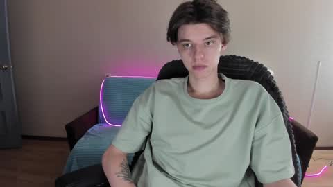 guy_liam1 online show from December 27, 2024, 12:34 pm