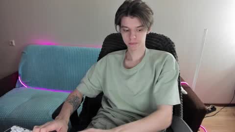 guy_liam1 online show from February 12, 2025, 2:43 pm