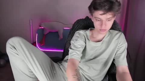 guy_liam1 online show from October 14, 2025, 2:18 pm