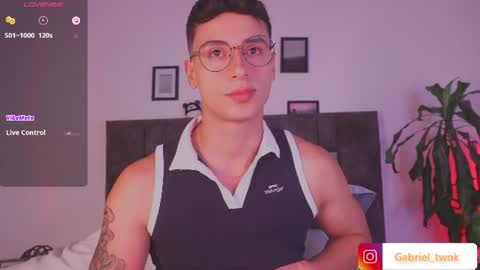 Snapshot of guy_twinks chatting on July 23, 2026, 4:54 am Gabriel online show from July 23, 2026, 4:54 am