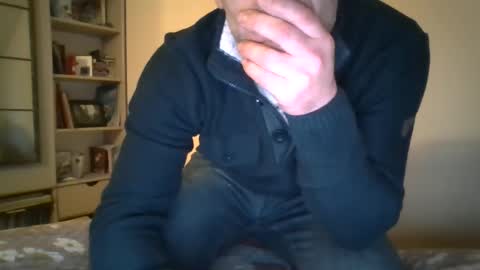 Snapshot of guywa chatting on January 11, 2025, 6:44 pm Drake online show from January 11, 2025, 6:44 pm