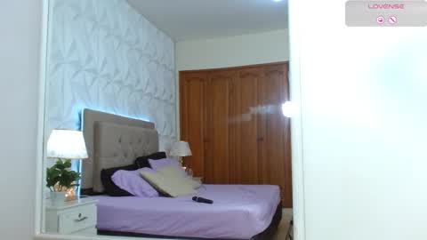 Gwen Drew online show from February 7, 2026, 1:48 pm