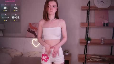Snapshot of gwendatortoriello chatting on June 9, 2026, 11:00 am Hello everyone Im May online show from June 9, 2026, 11:00 am