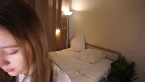 Snapshot of gwennielove chatting on January 17, 2026, 5:01 am Molly online show from January 17, 2026, 5:01 am