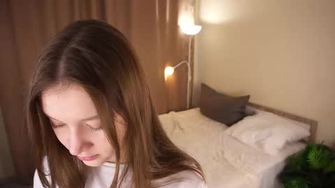 Snapshot of gwennielove chatting on February 3, 2026, 5:05 am Molly online show from February 3, 2026, 5:05 am